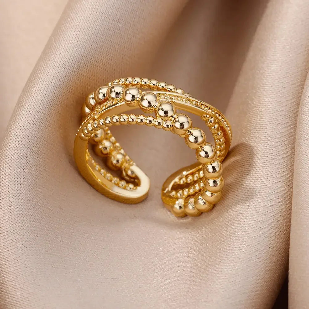 Anillo Dorado Vintage con Corazón