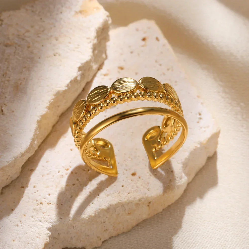 Anillo Dorado Vintage con Corazón