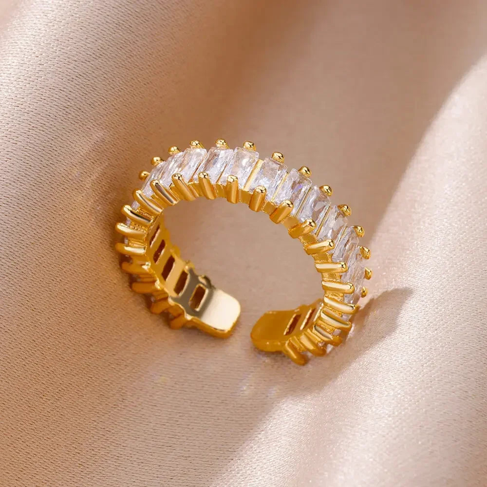Anillo Dorado Vintage con Corazón