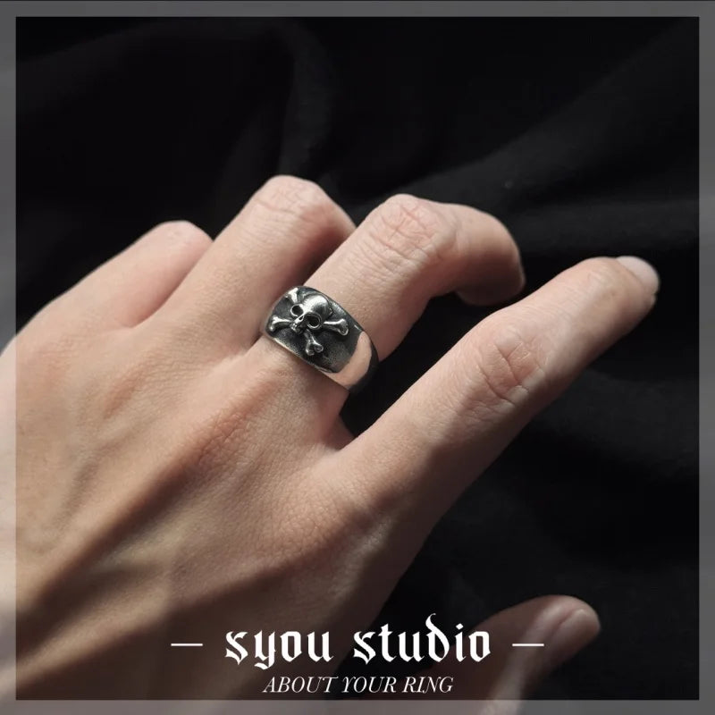 Anillo Vintage de Acero con Calavera