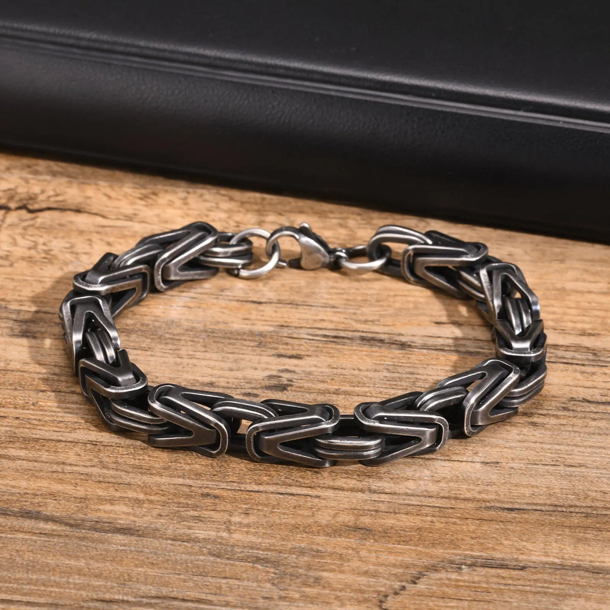 Pulsera Brutalista de Diseño