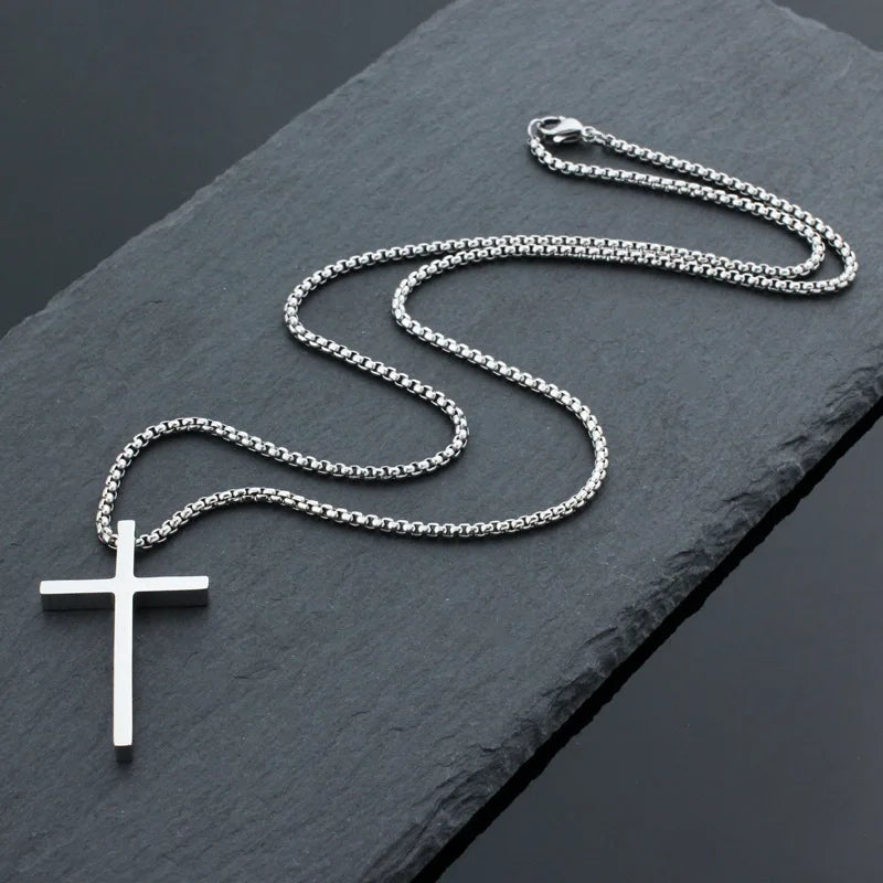 Collar de Acero con Cruz