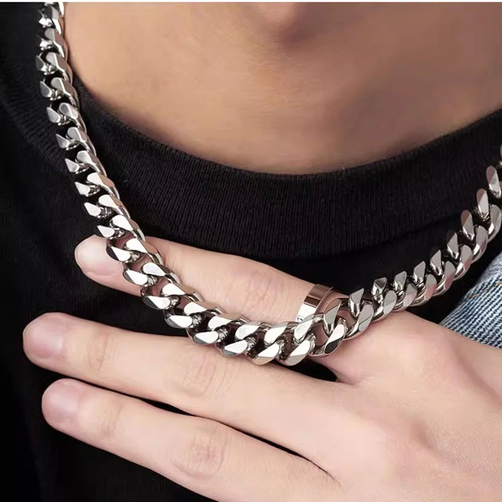 Collar de Cadena Cubana de Acero