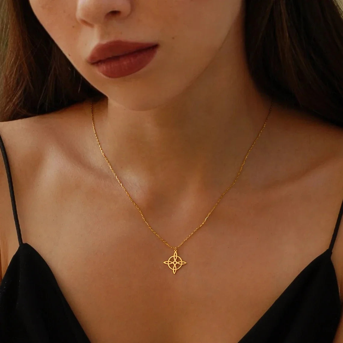 Collar de Acero con Nudo de Bruja
