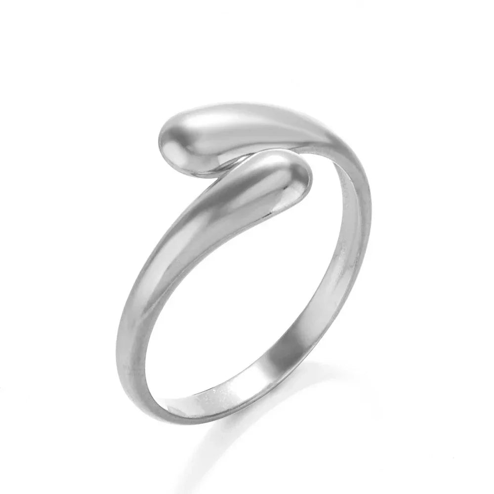 Anillo Dorado de Acero con Dijes