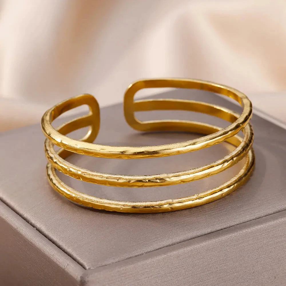 Pulsera Dorada Multicapa de Acero