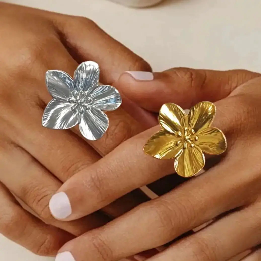 Anillo Abierto de Acero con Flor Grande