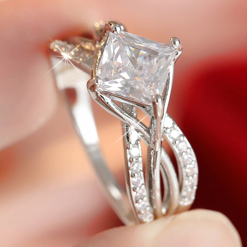 Anillo de Promesa con Zirconia Sintética de Lujo para Mujer