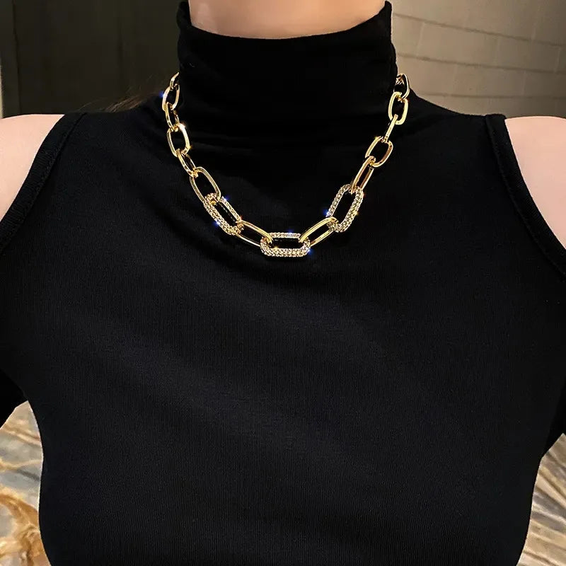 Collar Brutalista Geométrico