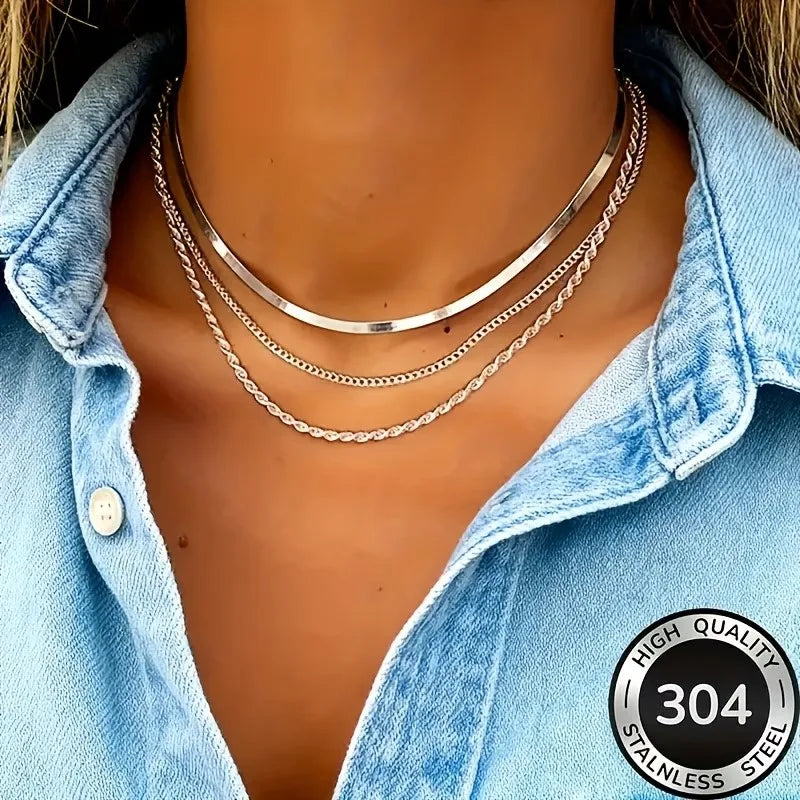 Collar Minimalista de Acero con Tres Capas