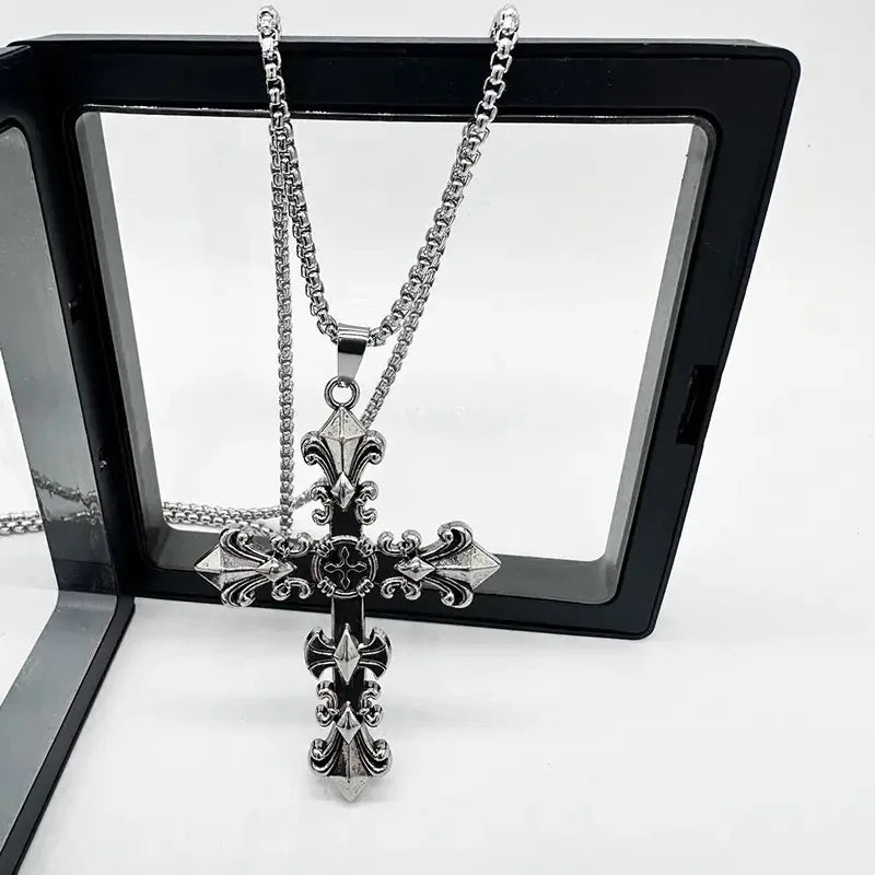 Conjunto Gótico de Acero con Cruz
