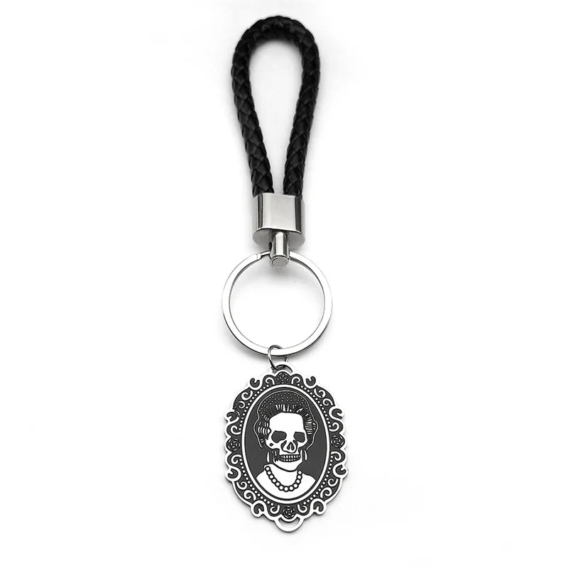 Llavero Gótico de Cuero con Calavera
