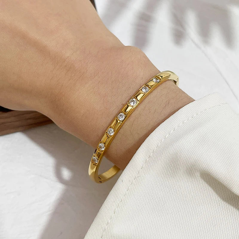 Pulsera Impermeable de Acero con Circonitas