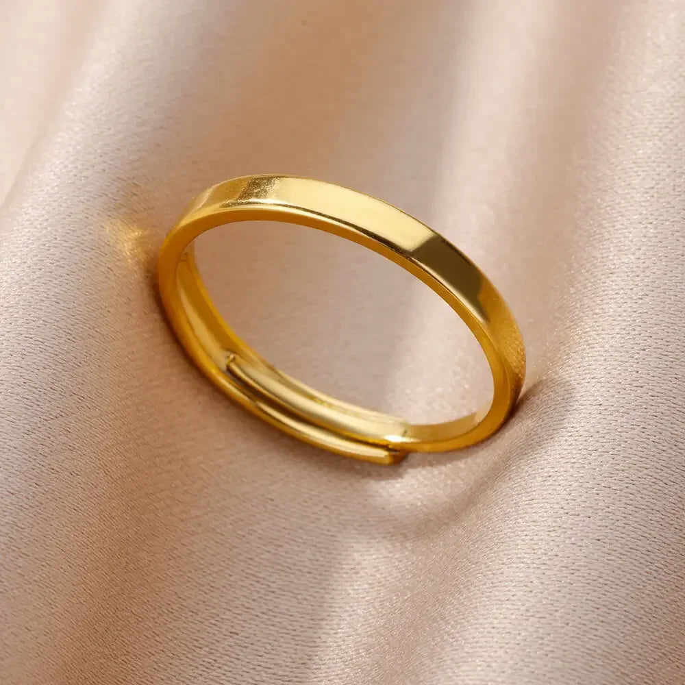 Anillo Dorado Vintage con Corazón