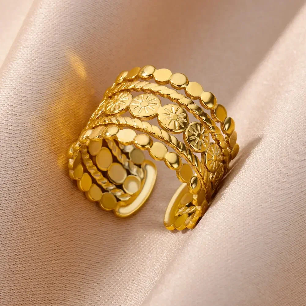 Anillo Dorado Vintage con Corazón