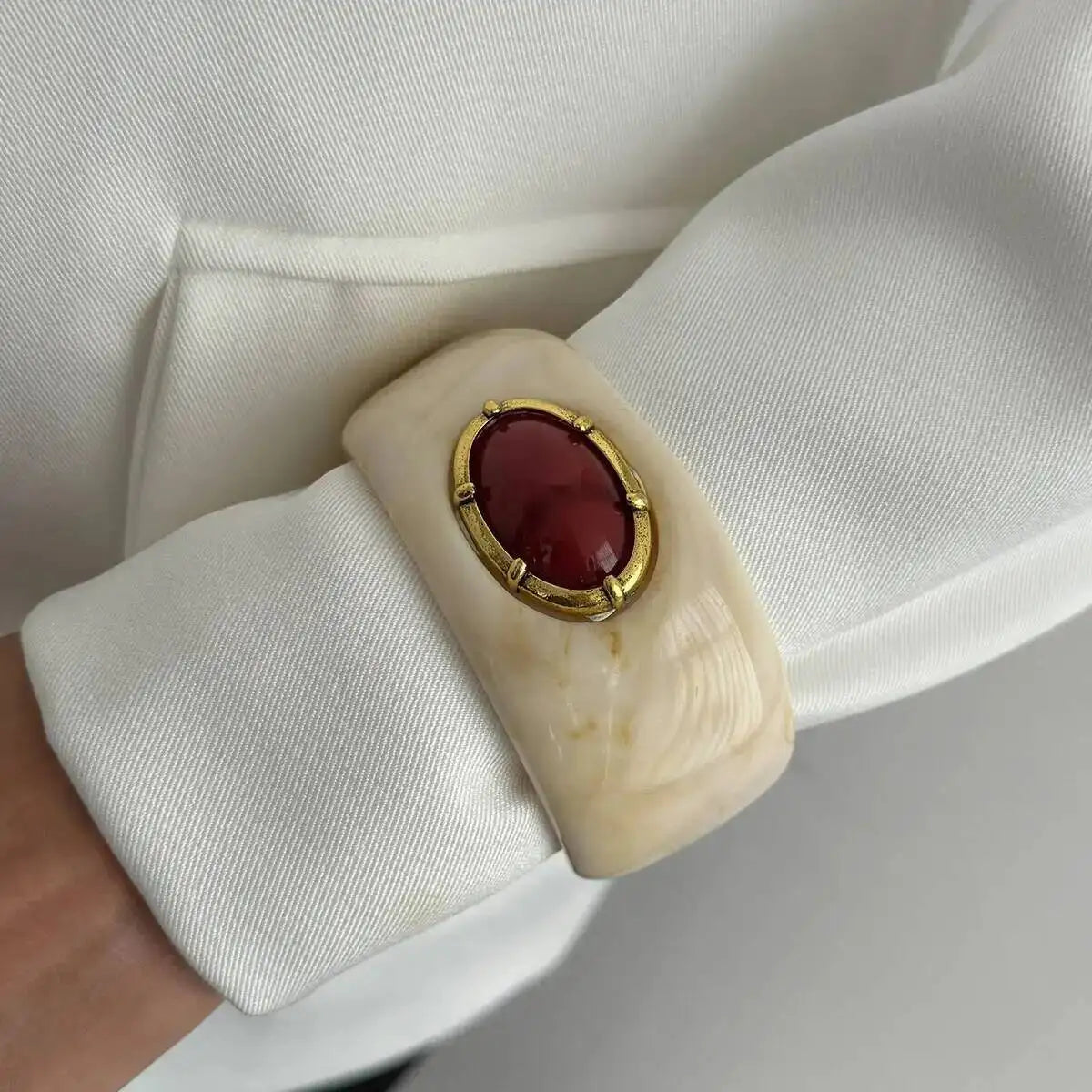 Pulsera Brutalista de Diseño