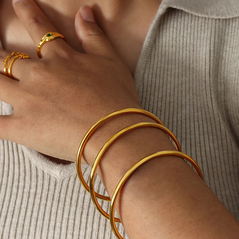 Pulsera Redonda Minimalista Dorada