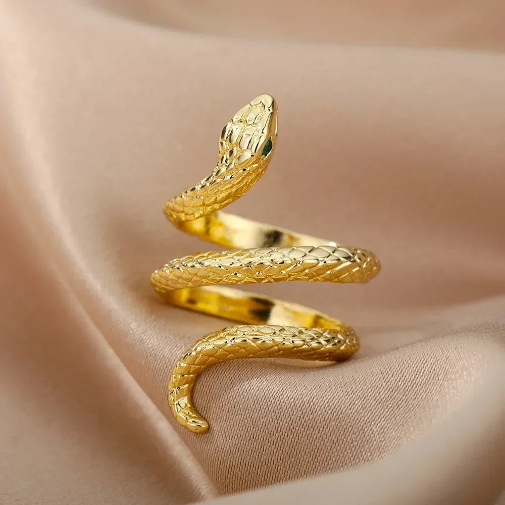 Anillo Dorado Vintage con Corazón