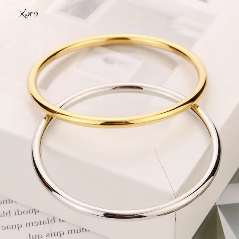 Pulsera Redonda Minimalista Dorada