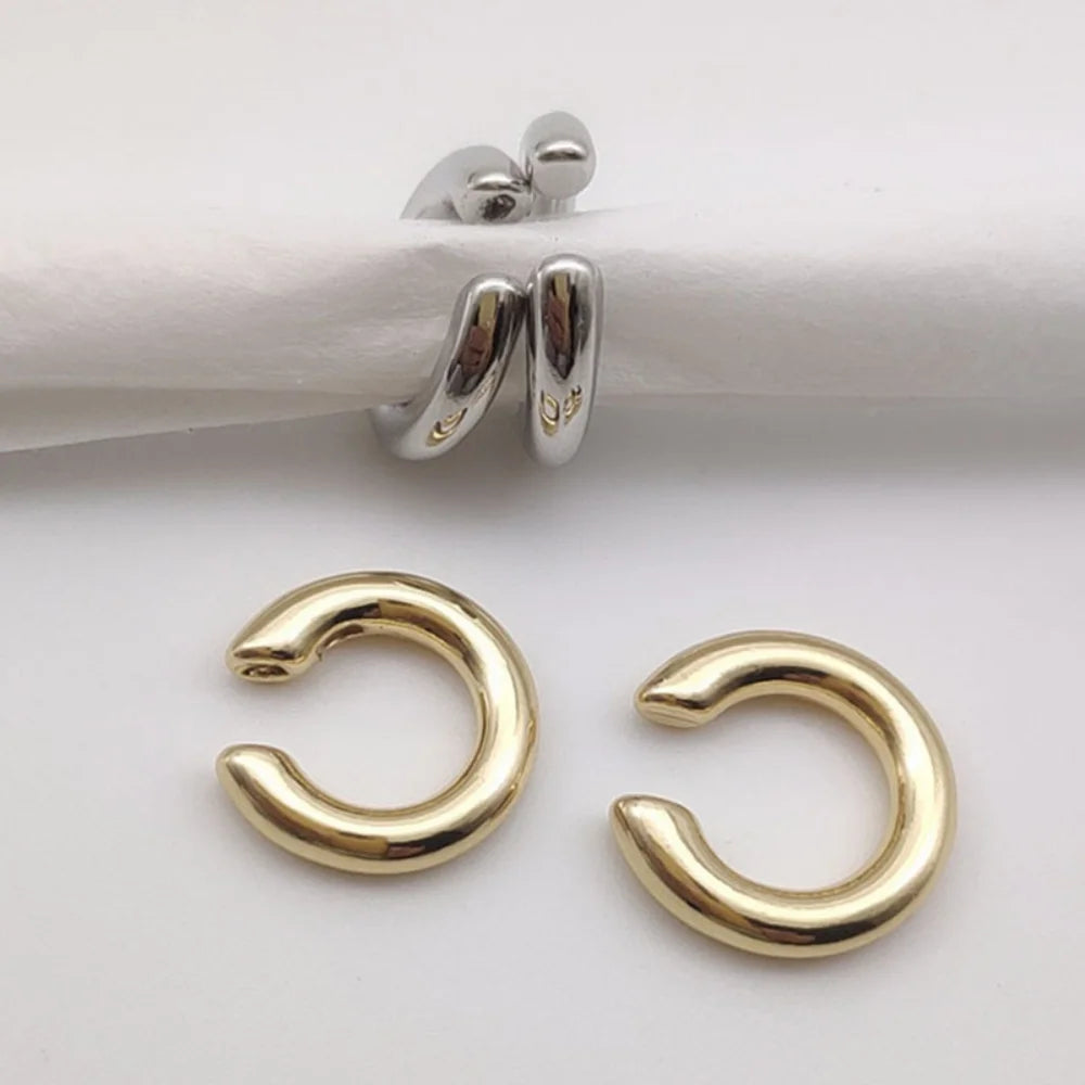 Aretes Clip Redondos Dorados Sin Perforación — Estilo C para Mujer